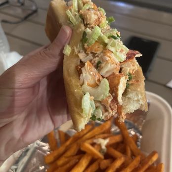 Sawasdee Maui Thai - Lobster roll and sweet potato fries. Delicious - Food Trucks Near Me - Kihei, Hawaii Sawasdee Maui Thai - Lobster roll and sweet potato fries. Delicious - Food Trucks Near Me - Kihei, Hawaii