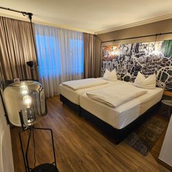 Seminaris - Doppelzimmer #134 (Gesamtpreis für 2 Personen für eine Nacht inklusive Frühstücksbuffet 72,14€)