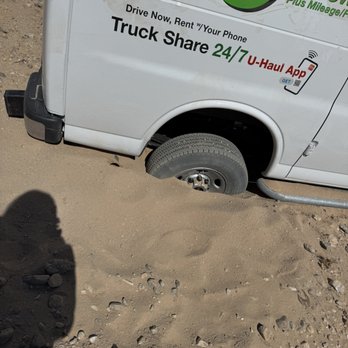 Yucca Valley Towing - Car stuck in sand - Towing Near Me - Yucca Valley, California Yucca Valley Towing - Car stuck in sand - Towing Near Me - Yucca Valley, California