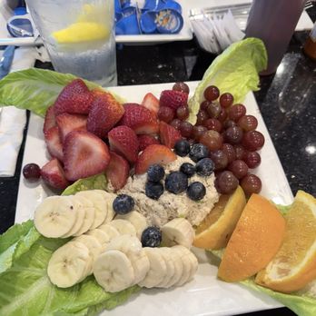 Keke's Breakfast Cafe - Tuna Salad & Fresh Fruit - Breakfast & Brunch Near Me - Kissimmee, Florida