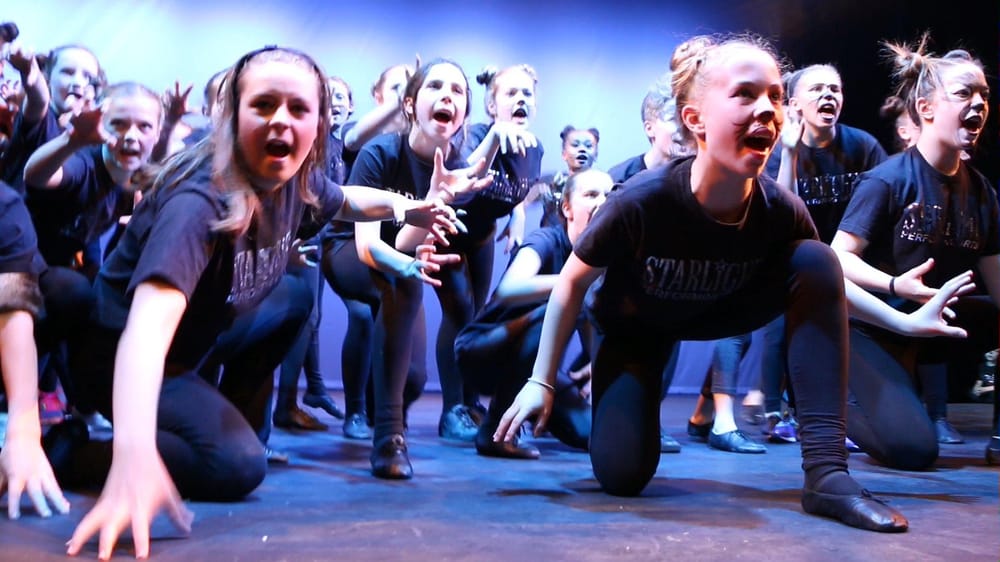 REIGATE SCHOOL OF BALLET AND COMMERCIAL DANCE 20 Clarence Road