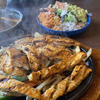 Que Onda - Chicken Fajitas - Mexican Near Me - Huntersville, North Carolina Que Onda - Chicken Fajitas - Mexican Near Me - Huntersville, North Carolina