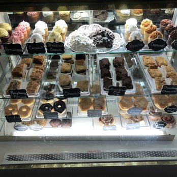 Sweetz! - Dessert case - Desserts Near Me Sweetz! - Dessert case - Desserts Near Me