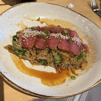 Kitchen Social - Tuna bowl - Cocktail Bars Near Me - Beachwood, Ohio