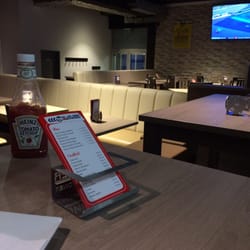 Blueliner - Sportlich, modern und viele Sky-Monitore