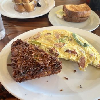 Honey's Farm Fresh Gourmet Kitchen - Kielbasa omelette with latka and toast - Breakfast & Brunch Near Me - Ocean View, Delaware Honey's Farm Fresh Gourmet Kitchen - Kielbasa omelette with latka and toast - Breakfast & Brunch Near Me - Ocean View, Delaware