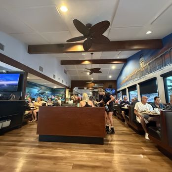 Cappys Cafe - interior - Breakfast & Brunch Near Me - Newport Beach, California