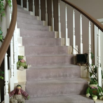 Toad Hall Manor - Front stairway - Bed & Breakfast Near Me - Butte, Montana