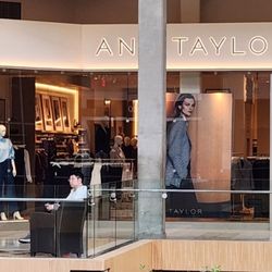 Ann Taylor - Beautiful new location by Macy's!!