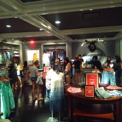 Abercrombie & Fitch - American customer service needs some work!!!