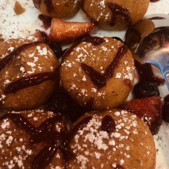 Kalaveras - So good! Essentially, mini cream-filled fried doughnut holes - Latin American Near Me - San Pedro, California