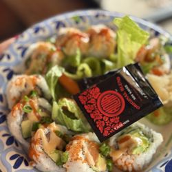 Kauai Poke & Sushi - Salmon Avocado roll