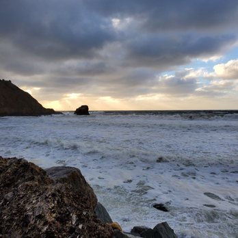 Rockaway Beach - Beaches Near Me - Pacifica, California