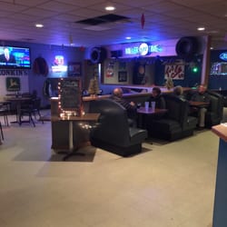 Tubbys Tavern - Restaurant and bar with plenty of room for a party or event!