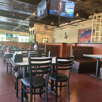 happy crab seafood - Inside seating - Seafood Near Me - Goose Creek, South Carolina