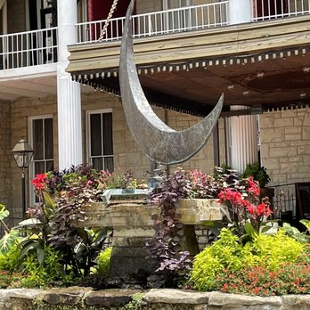 Eureka Springs Tram Tours - Crescent Hotel - Historical Tours Near Me - Eureka Springs, Arkansas Eureka Springs Tram Tours - Crescent Hotel - Historical Tours Near Me - Eureka Springs, Arkansas
