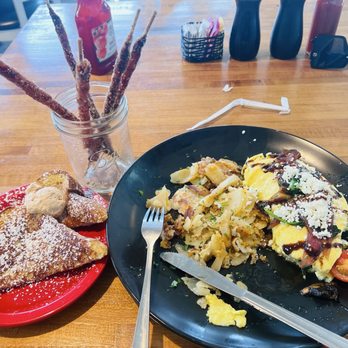 Iron Rooster - Candied Bacon French Toast Veggie Delight Omelet - American Near Me - Baltimore, Maryland