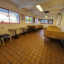 Fosters Freeze - Indoor seating