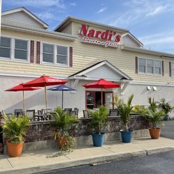 Nardi's Tavern