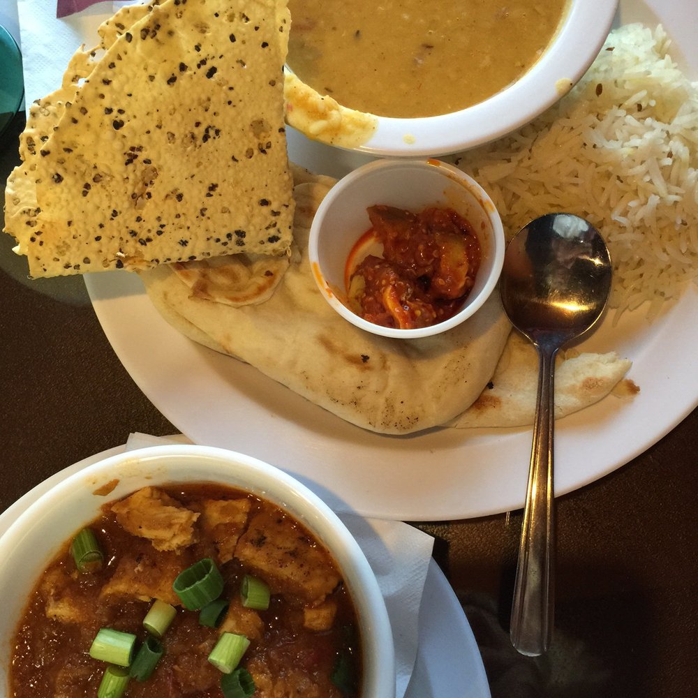 Gruffs Tap & Grill - Chicken curry, Indian curry soup, chutney and naan. - Bars Near Me - Dunnellon, Florida
