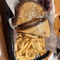 Claddagh Restaurant And Pub - Monte cristo