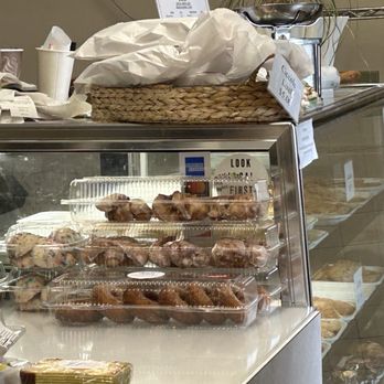 Apicella's Bakery - Bakeries Near Me - New Haven, Connecticut