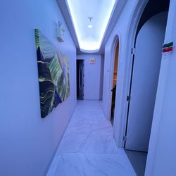 Ketamine & Wellness Clinic of Miami Beach - Ketamine & Wellness Clinic of Miami Beach Hallway
