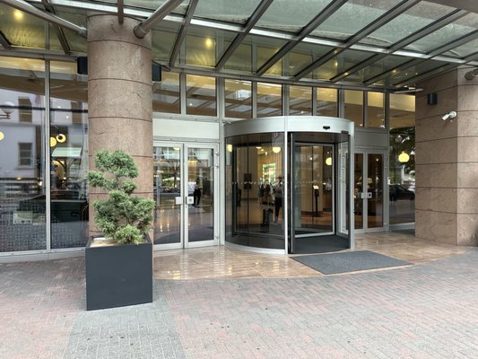 Hilton Frankfurt City Centre by null