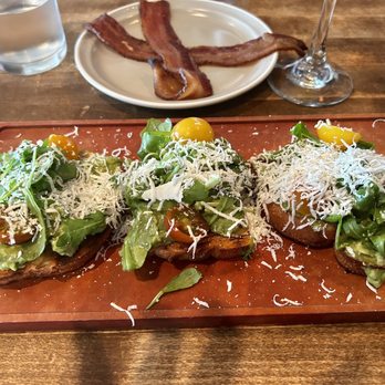 Whiskey Cake - Avocado toast and bacon - New American Near Me - Plano, Texas Whiskey Cake - Avocado toast and bacon - New American Near Me - Plano, Texas