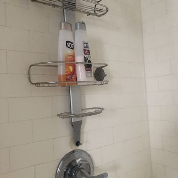Hanover House BB - Awful Dollar Tree used shampoo and conditioner - Bed & Breakfast Near Me - Niagara Falls, New York