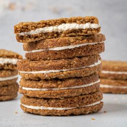 The Sweet Heartist - Famous Oatmeal Creme Pies