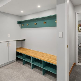 Alluvion Homes - entryway with built in storage - General Contractors Near Me