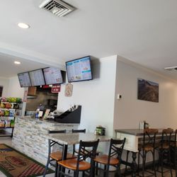 Longo's Pizza - Inside