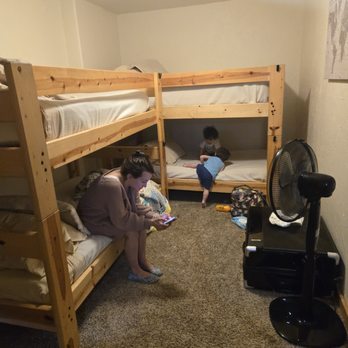 The Hideaway Lodge - Bed & Breakfast Near Me - Island Park, Idaho