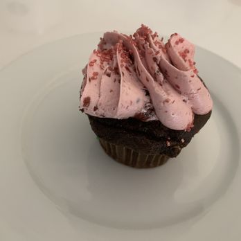 Manhattan Sweets Boutique Bakery - Chocolate Raspberry - Bakeries Near Me - Islip, New York Manhattan Sweets Boutique Bakery - Chocolate Raspberry - Bakeries Near Me - Islip, New York