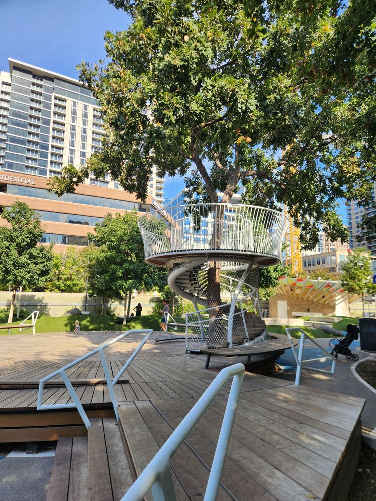 Klyde Warren Park Image