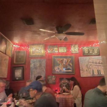 Adolfo's - Interior - Seafood Near Me - New Orleans, Louisiana