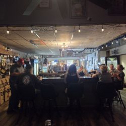 Victory Steakhouse - Great atmosphere at the bar