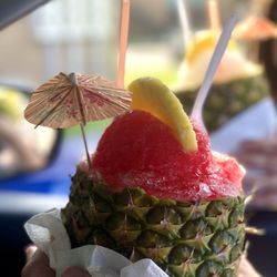 ISIS Snowballs & More - Strawberry snowball in pineapple