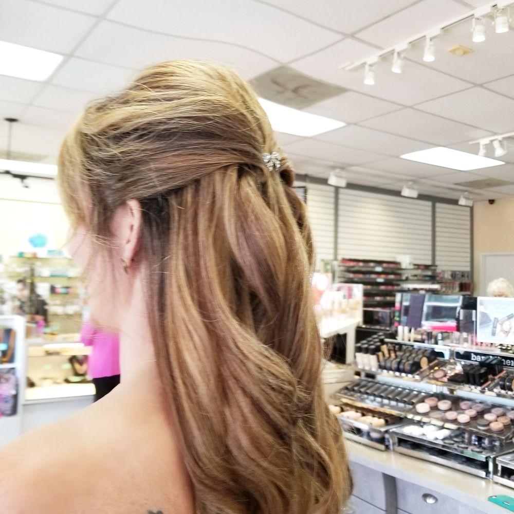 Hair Design by Nina Logo