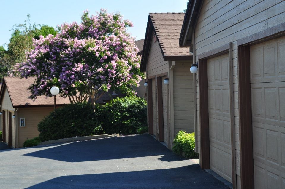 WINDSOR COURT APARTMENTS Updated September 2024 751 Hilltop Dr Ofc