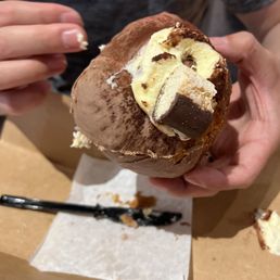 Tiramisu sphere croissant
