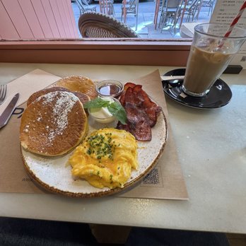 Panela & Co. - Coffee & Tea Near Me - Madrid, M