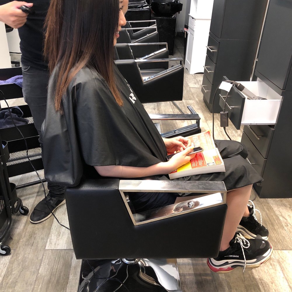 Taking wifey to osalon for her new hair style! Taking wifey to osalon for her new hair style!