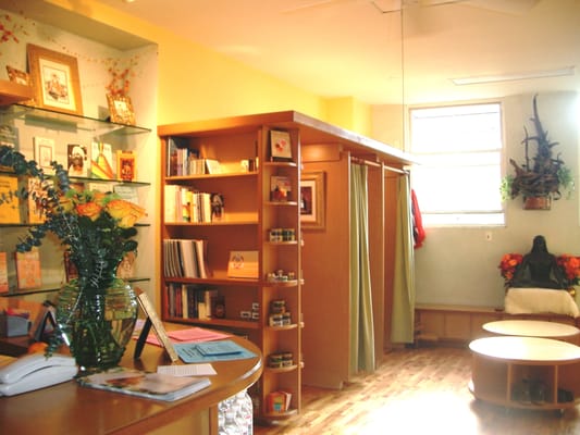 Kundalini Yoga East by null