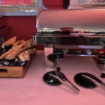 Crypto Arena - Sliders and hot dog trays - Stadiums & Arenas Near Me - Los Angeles, California Crypto Arena - Sliders and hot dog trays - Stadiums & Arenas Near Me - Los Angeles, California