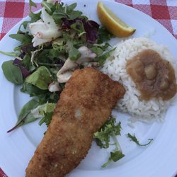 Le Terminus - Posson de pan (fish with breading which normally I don't like but it was very good) and riz with gravy and a side salad