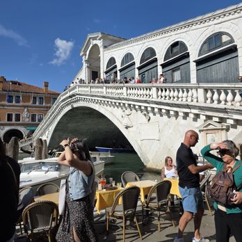 Ponte di Rialto - Landmarks & Historical Buildings Near Me - Venezia, VE Ponte di Rialto - Landmarks & Historical Buildings Near Me - Venezia, VE