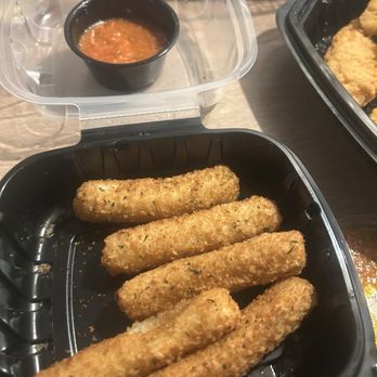 Penrose Diner - Mozzarella Sticks Disgusting and cold - Diners Near Me - Philadelphia, Pennsylvania