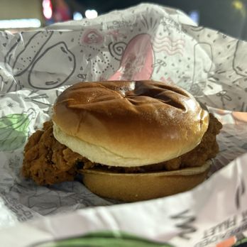 Jollibee - Chicken sandwich good but not for how long it took waiting - Chicken Shop Near Me - Stockton, California Jollibee - Chicken sandwich good but not for how long it took waiting - Chicken Shop Near Me - Stockton, California